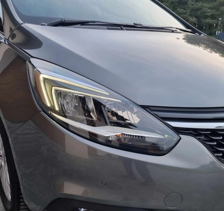 Opel Zafira cena 55999 przebieg: 100272, rok produkcji 2017 z Korfantów małe 121